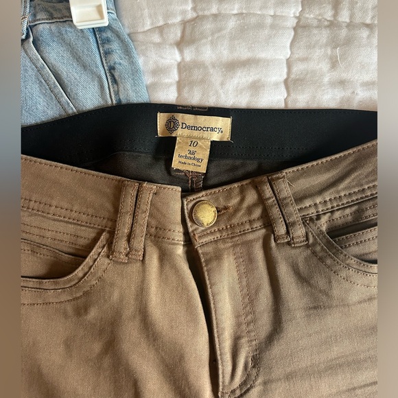 Democracy Tan/Brown Jeans - Picture 2 of 6
